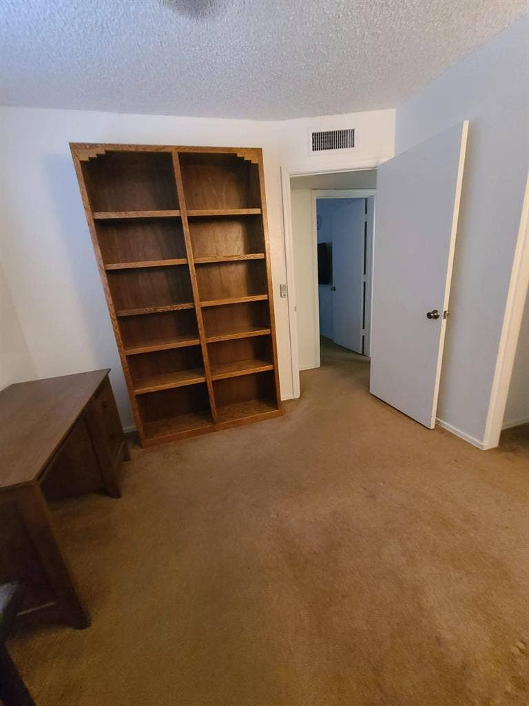 Room for rent in real nice house