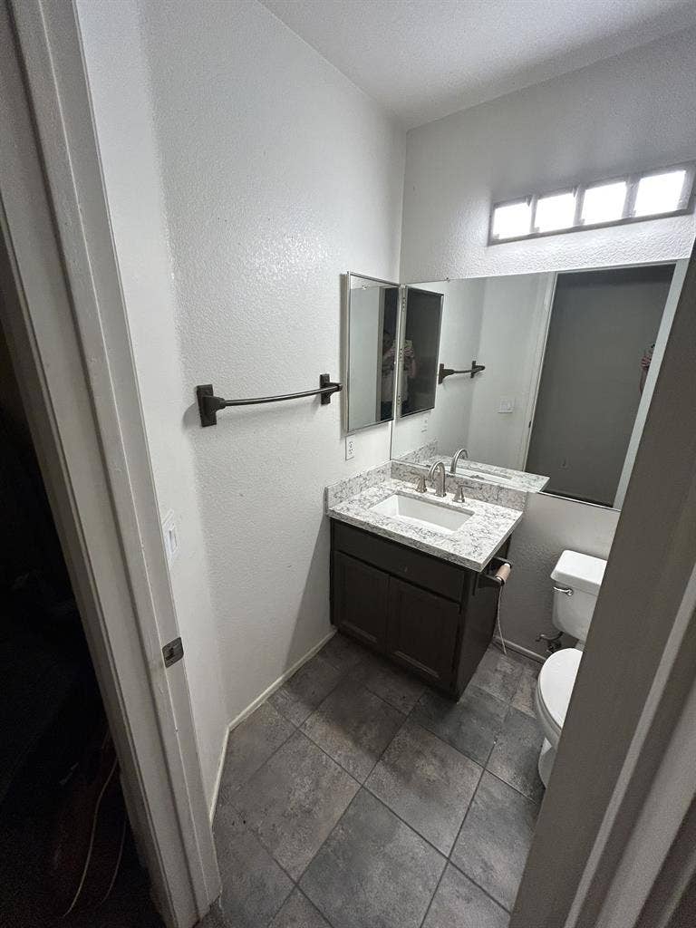 Bedroom w/ Bathroom in 4 bed home