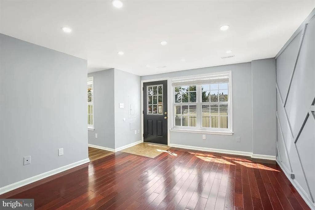 2 available rooms for rent