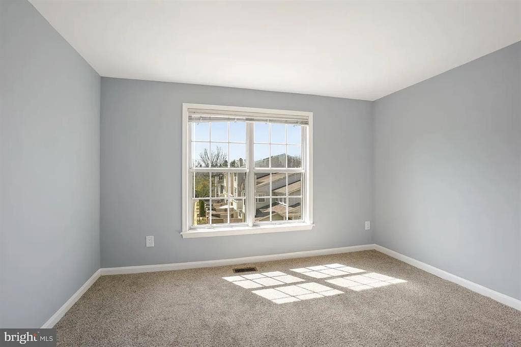 2 available rooms for rent