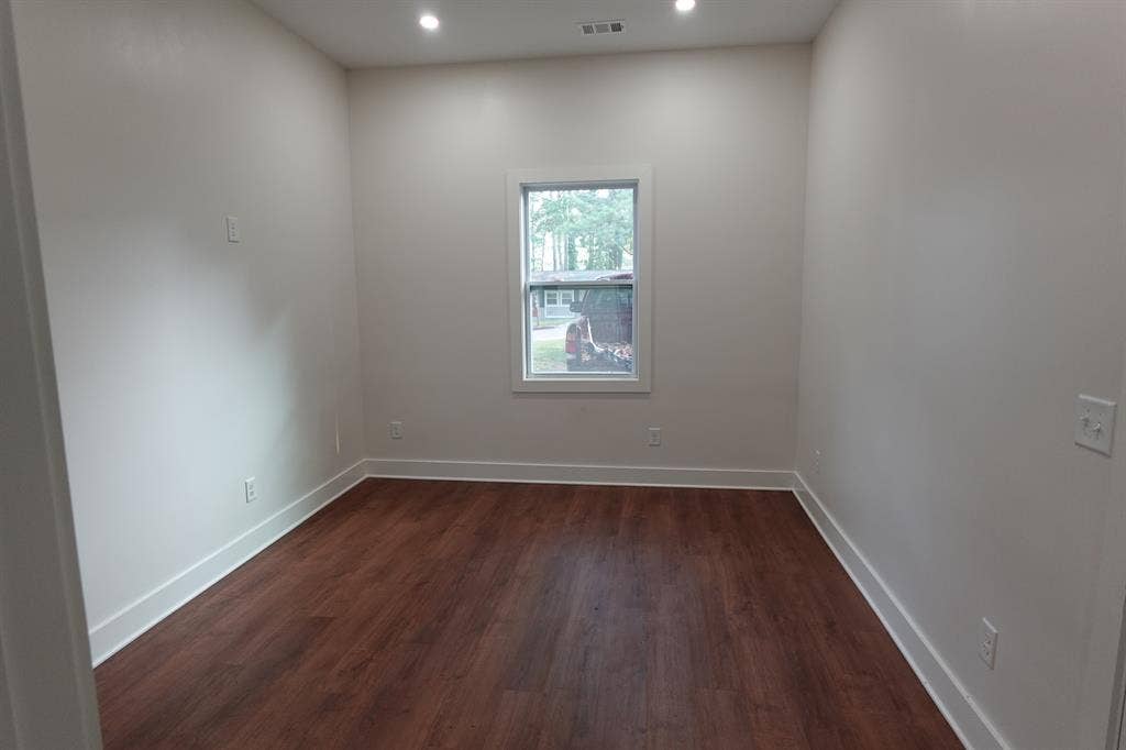 MASTER Bedroom Suite Available