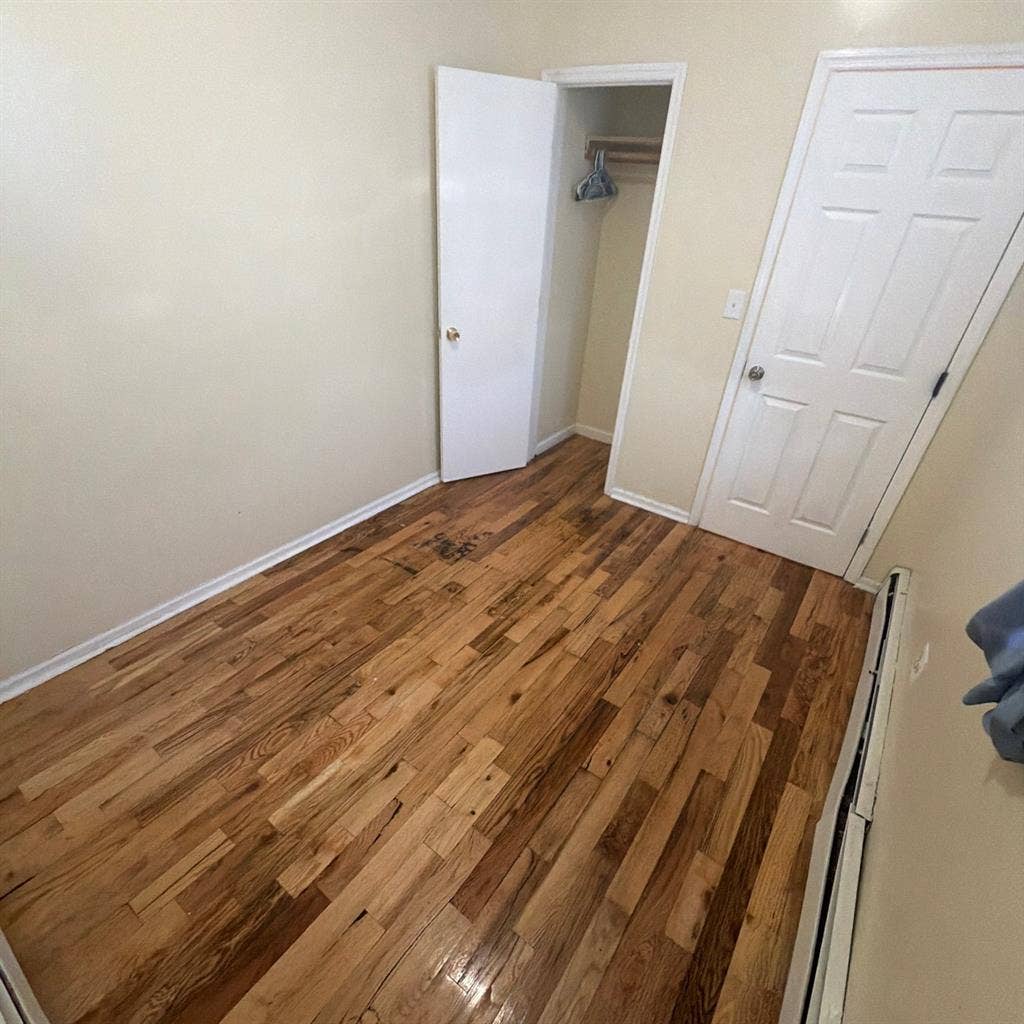 Private Room Available Immediately