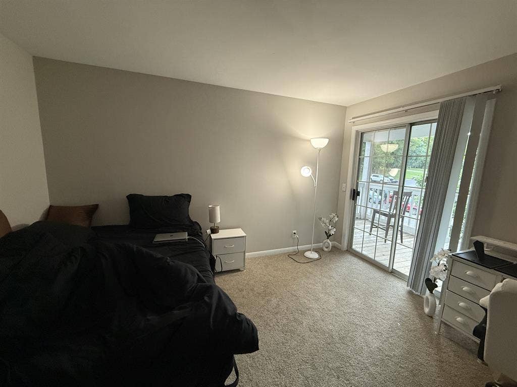 A room in 2b2b apartment