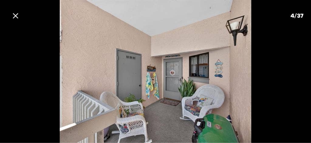 Coastal room for rent male or fml