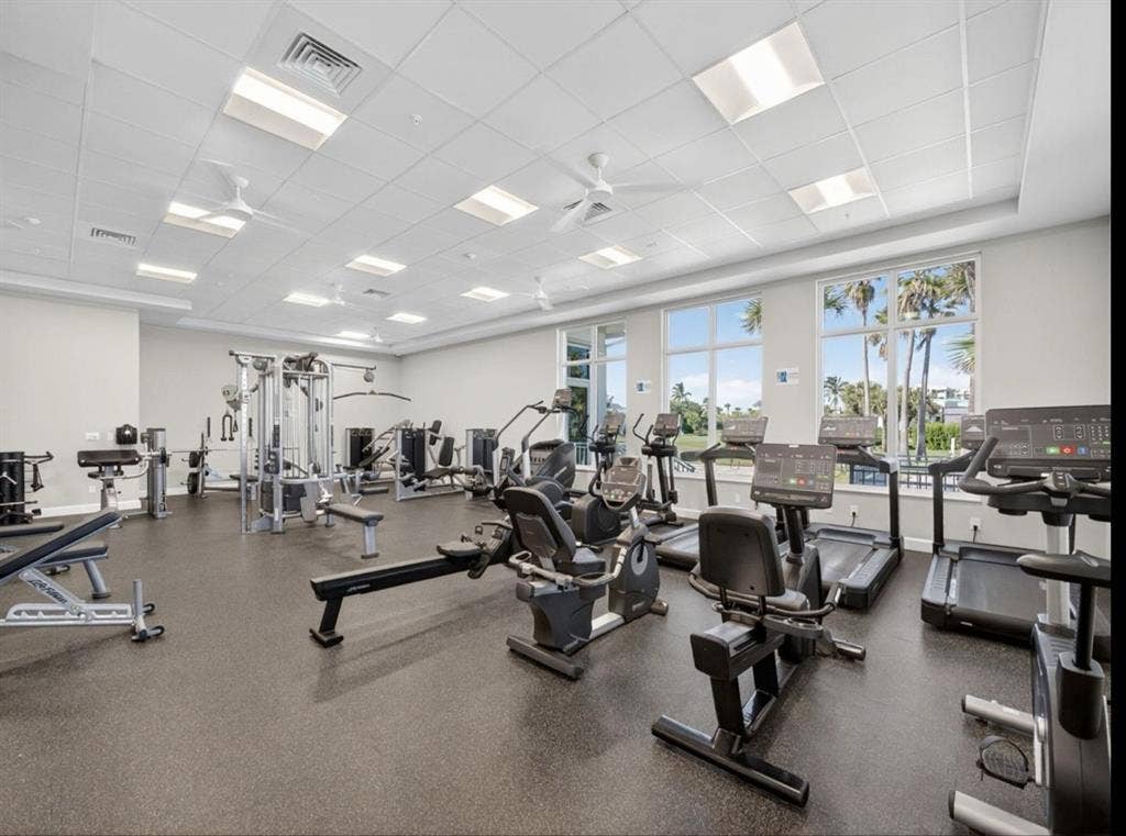 Coastal room for rent male or fml