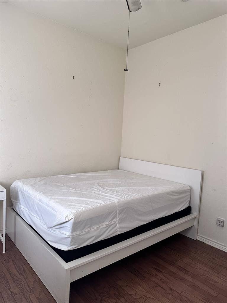 One room for rent