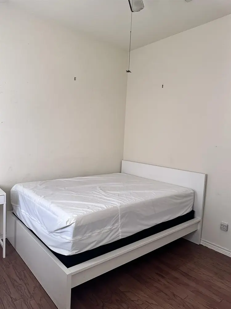One room for rent