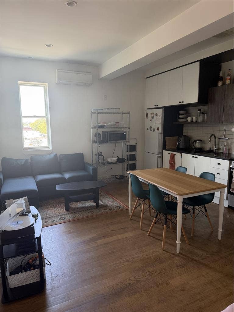 2 Rooms Available in Bushwick