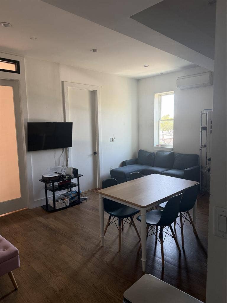 2 Rooms Available in Bushwick