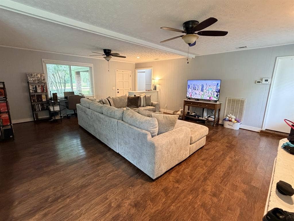 1 bedroom in Bloomingdale Ga