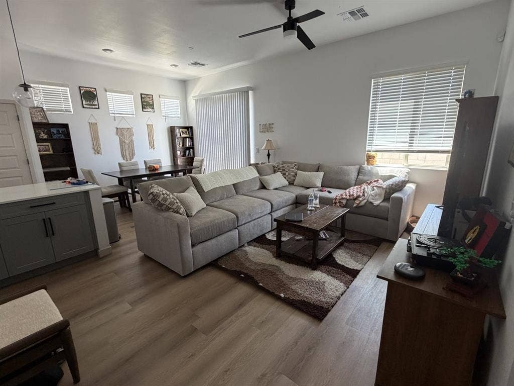 Room for Rent!