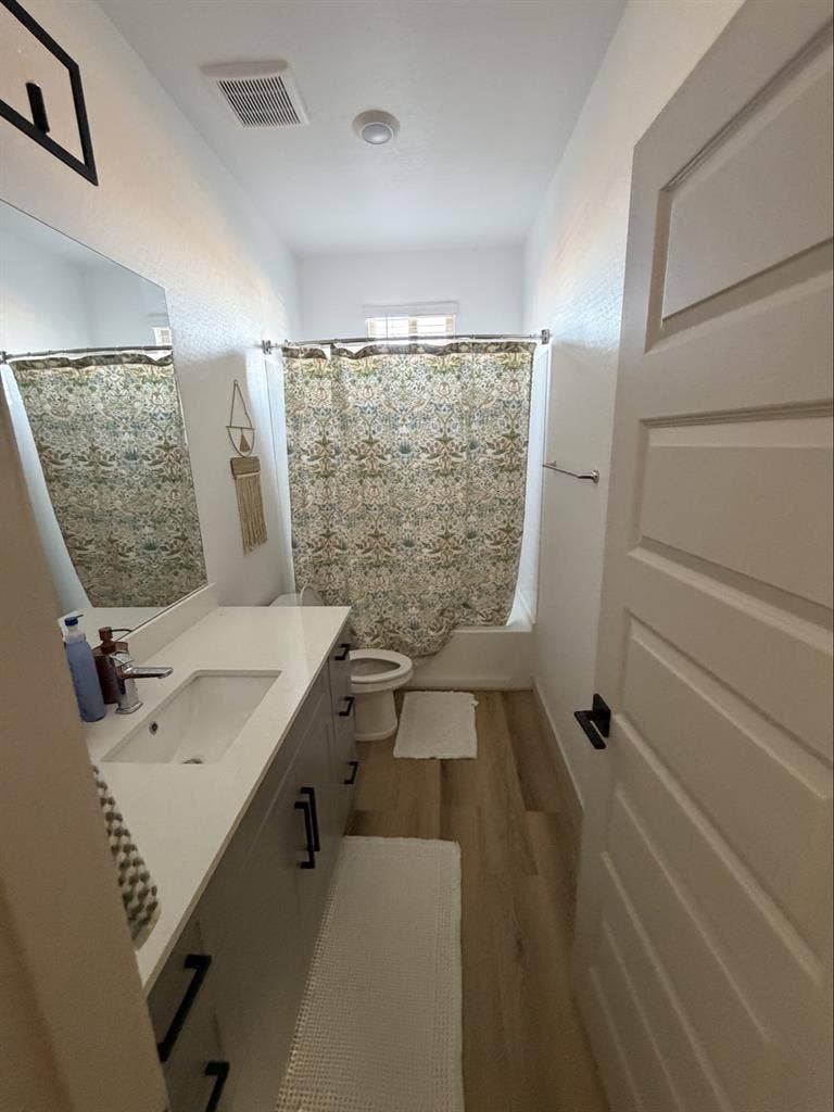 Room for Rent!