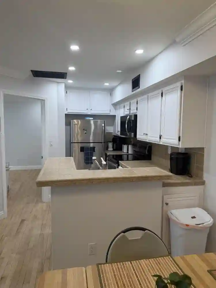 Desirable room w/private bath 90025