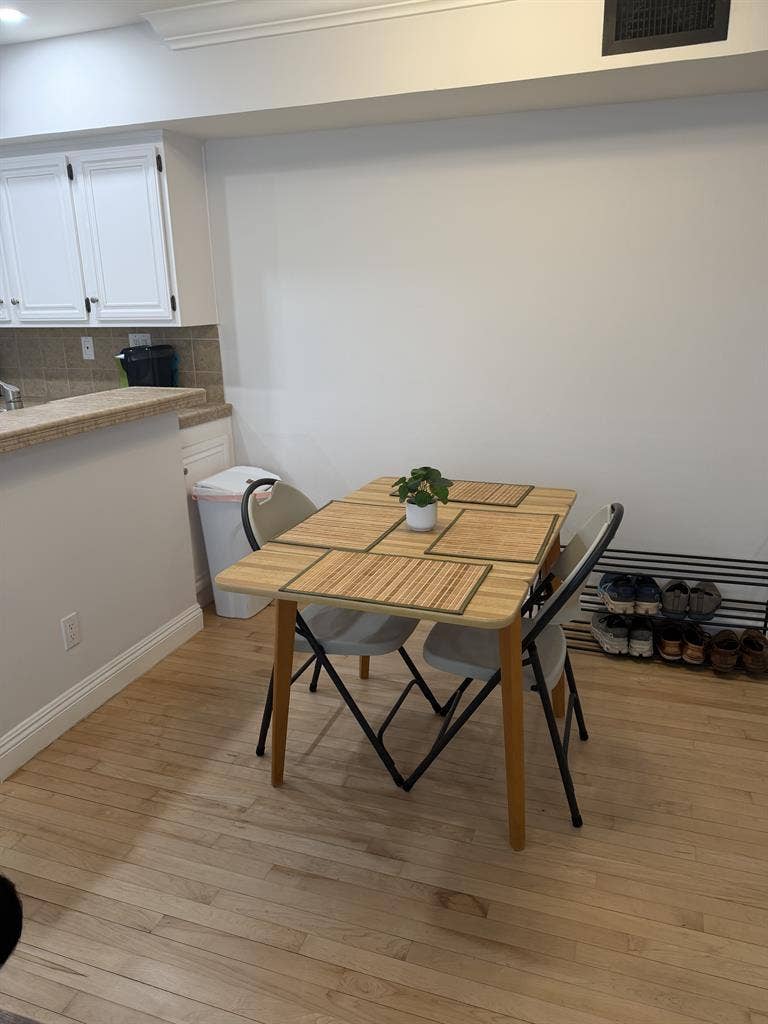 Desirable room w/private bath 90025