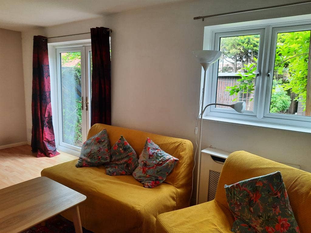 Room in Old Farm Park Milton Keynes