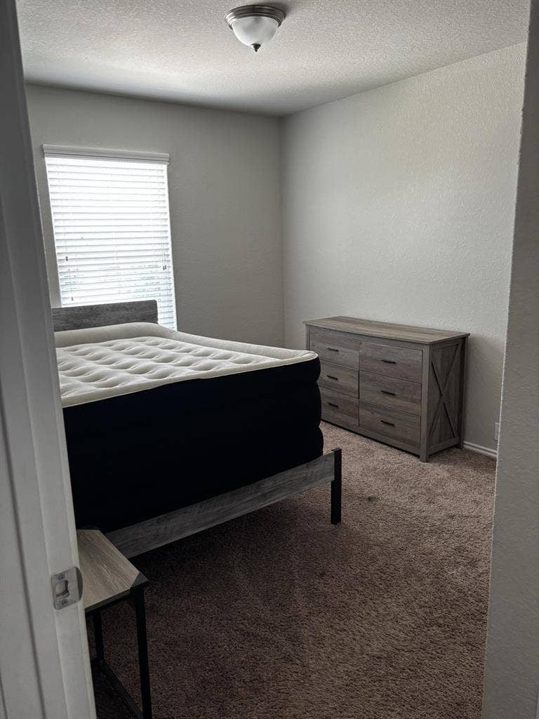 Quiet room for rent
