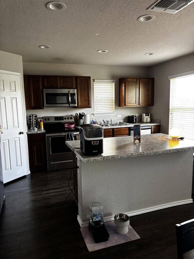 Quiet room for rent