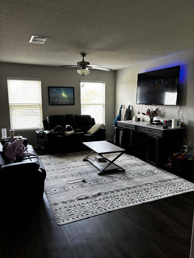 Quiet room for rent