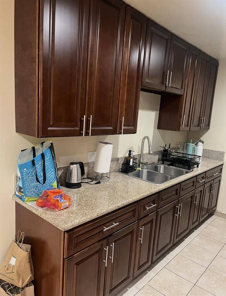 Room available in East Hollywood!✨