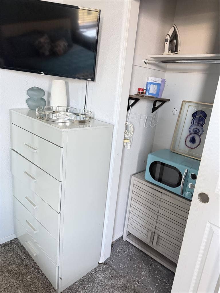 New furnished mini master suite