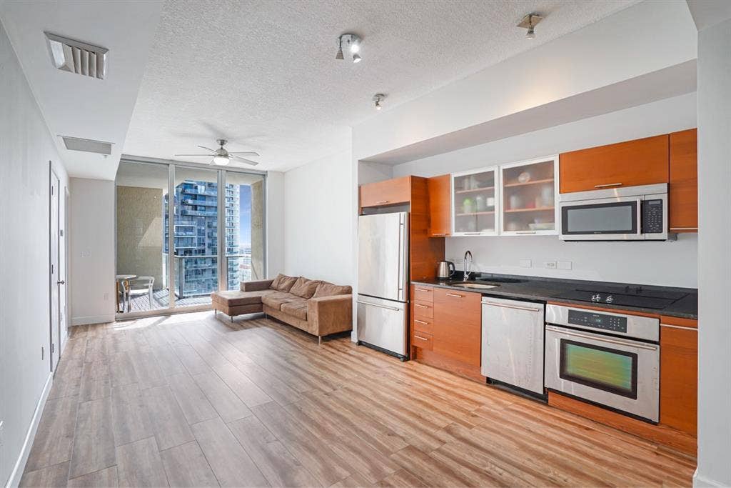 Midtown 2 Miami 1 bed high ceilings