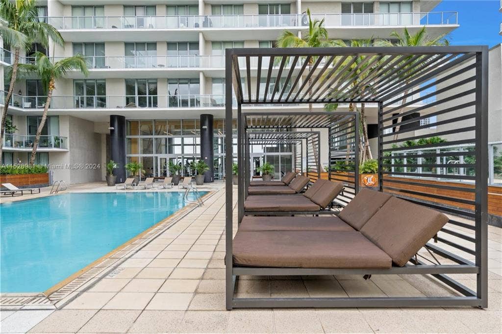 Midtown 2 Miami 1 bed high ceilings