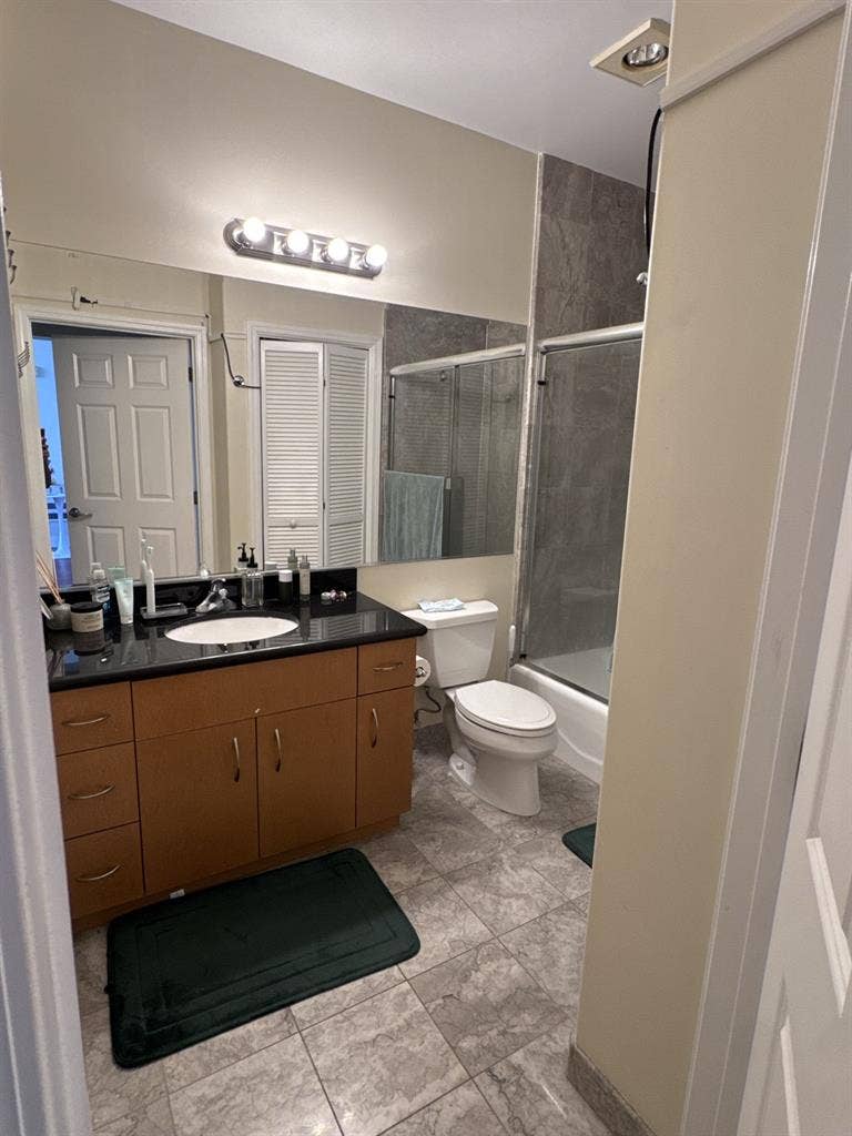 Open room in 2b2b apartment