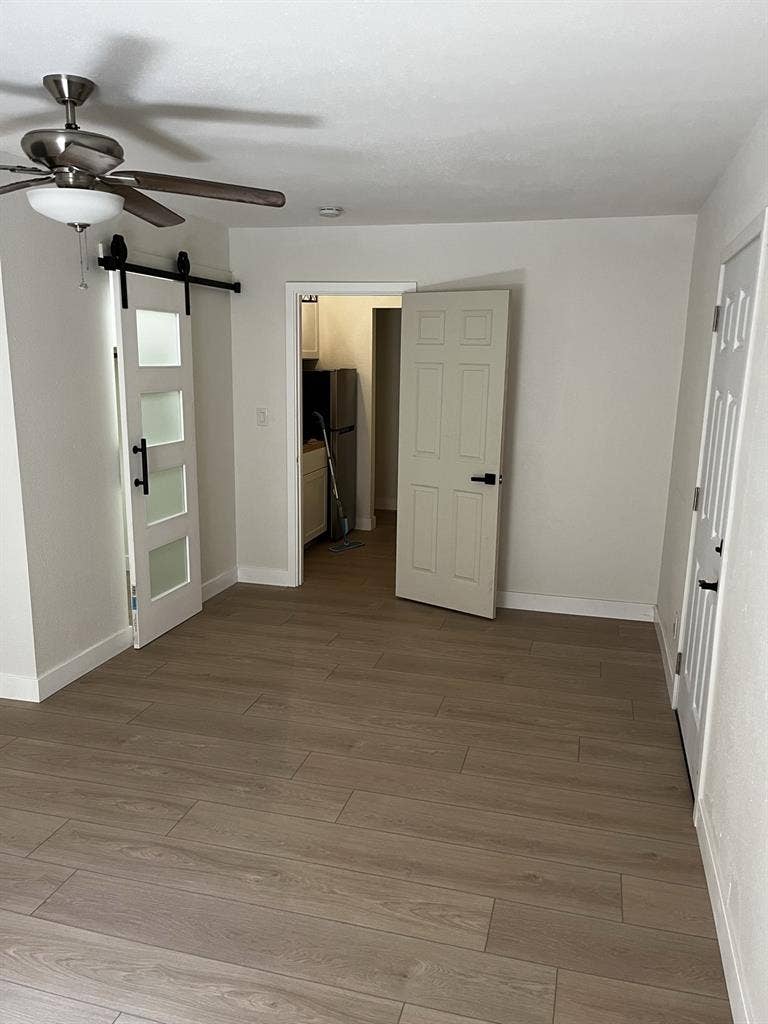 Spacious Room with Private Entrance