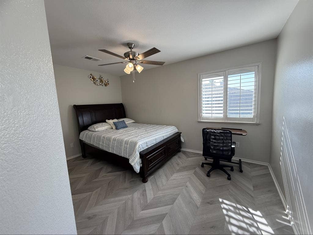 Perris, CA-Furnished room for rent