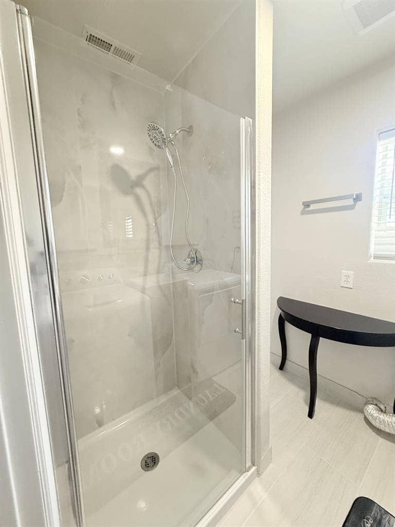 Perris, CA-Furnished room for rent