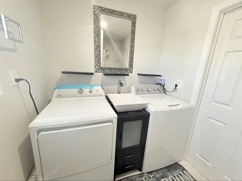 Furnished room for rent in Perris.