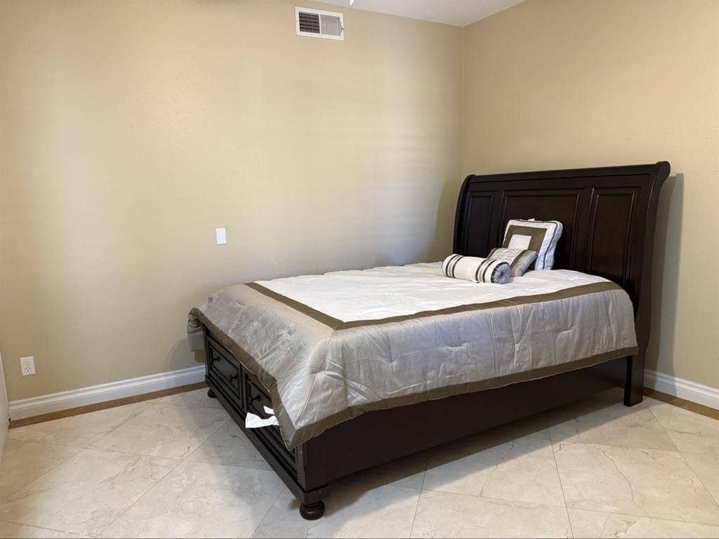 Furnished room for rent in Perris.