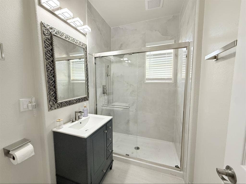 Furnished room for rent in Perris.