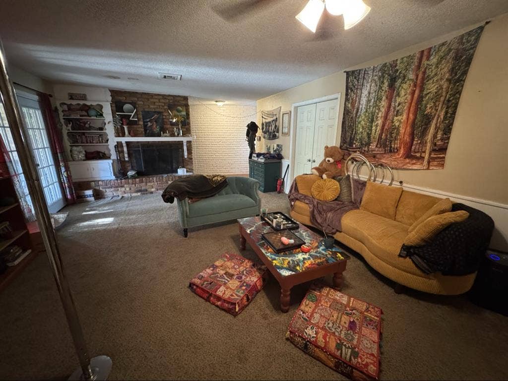 Large room in artistic house
