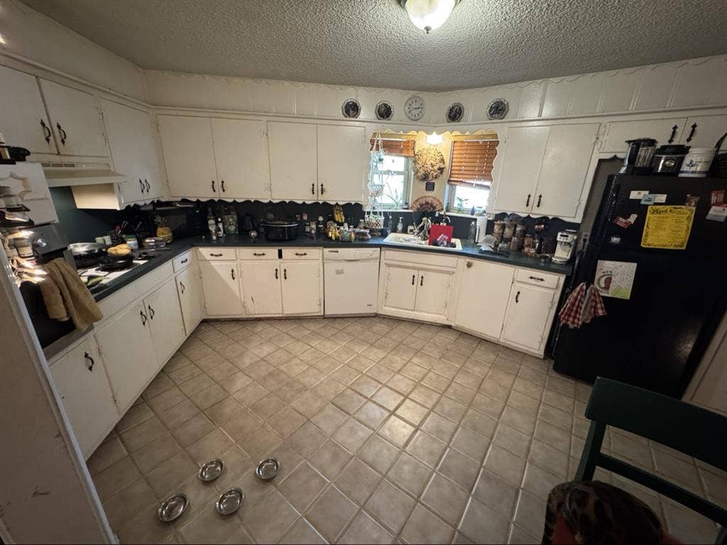 Large room in artistic house