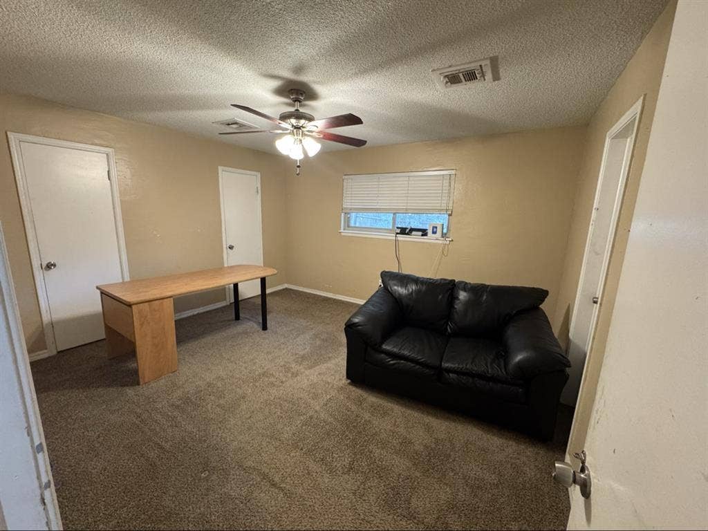 Large room in artistic house