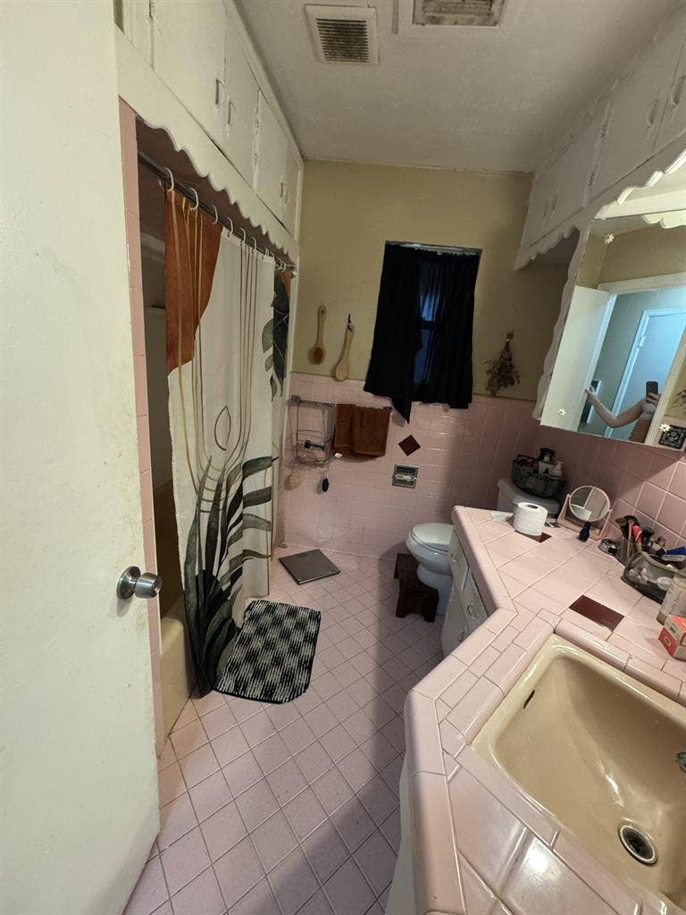 Large room in artistic house