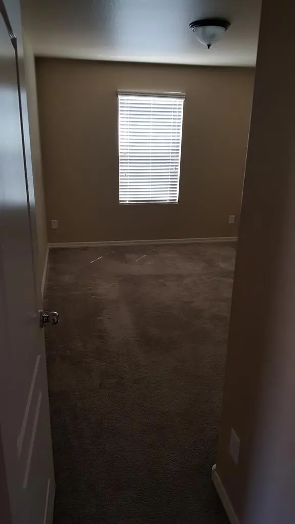 Room available 32nd St/Southern
