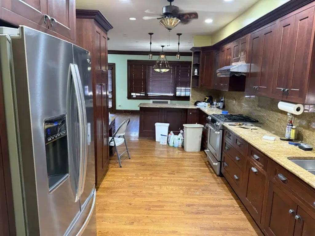 MASTER BEDROOM AND PRIVATE BATHROOM