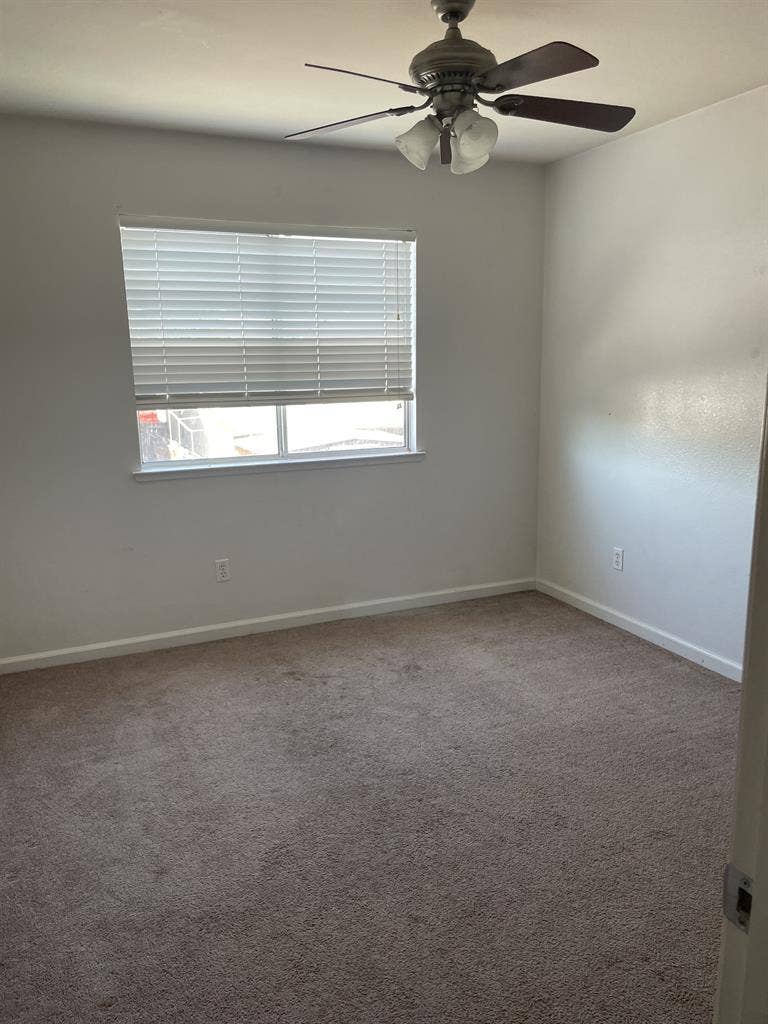 Room for rent!! Delhi, CA