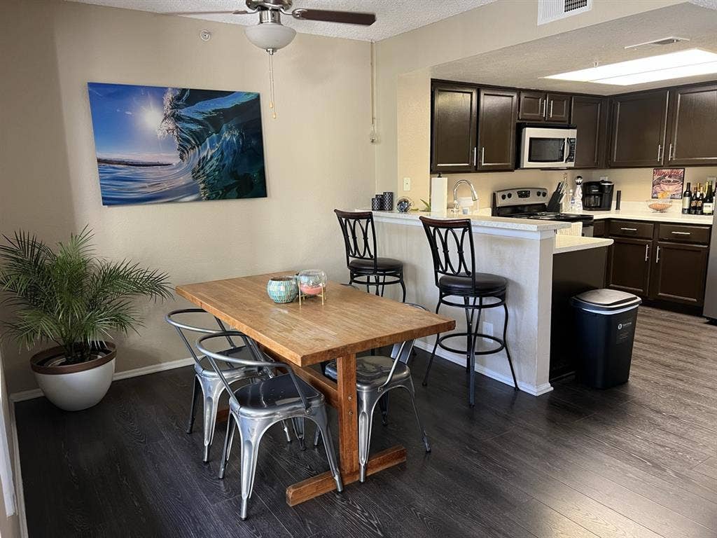 1500$ room for rent at the beach