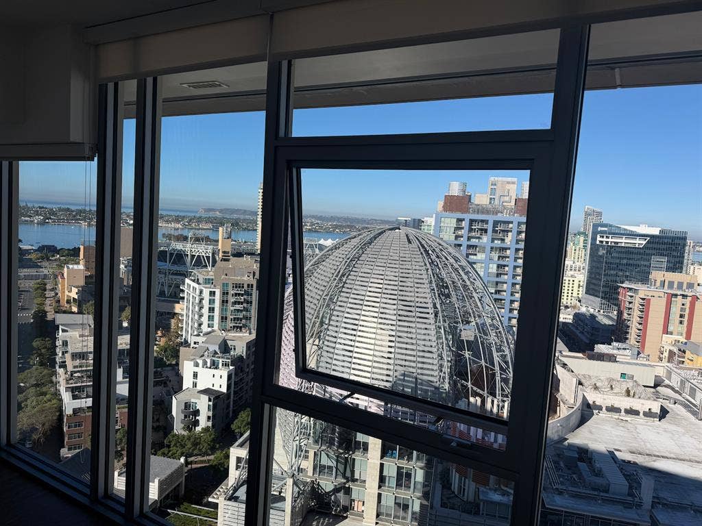 Penthouse Unit with Stunning Views