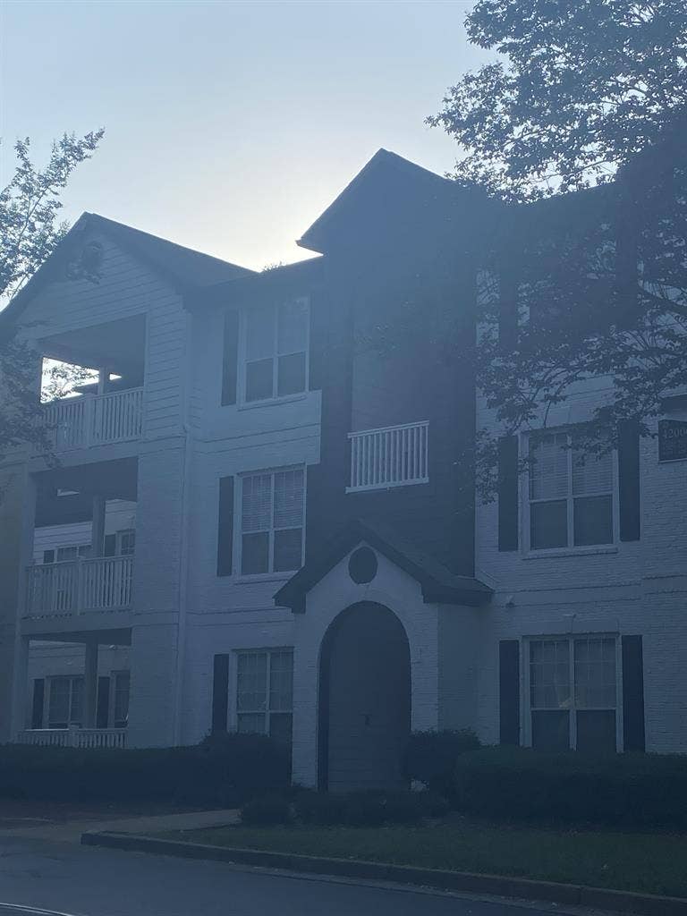 Looking for Roommate