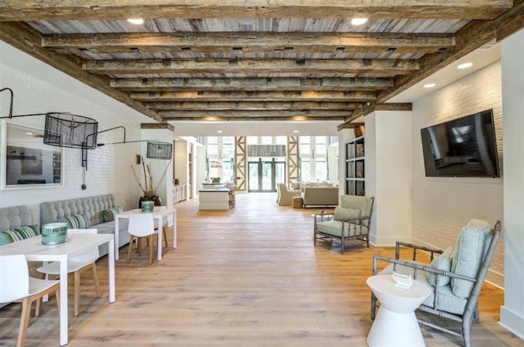Room for rent in 2bd/2ba