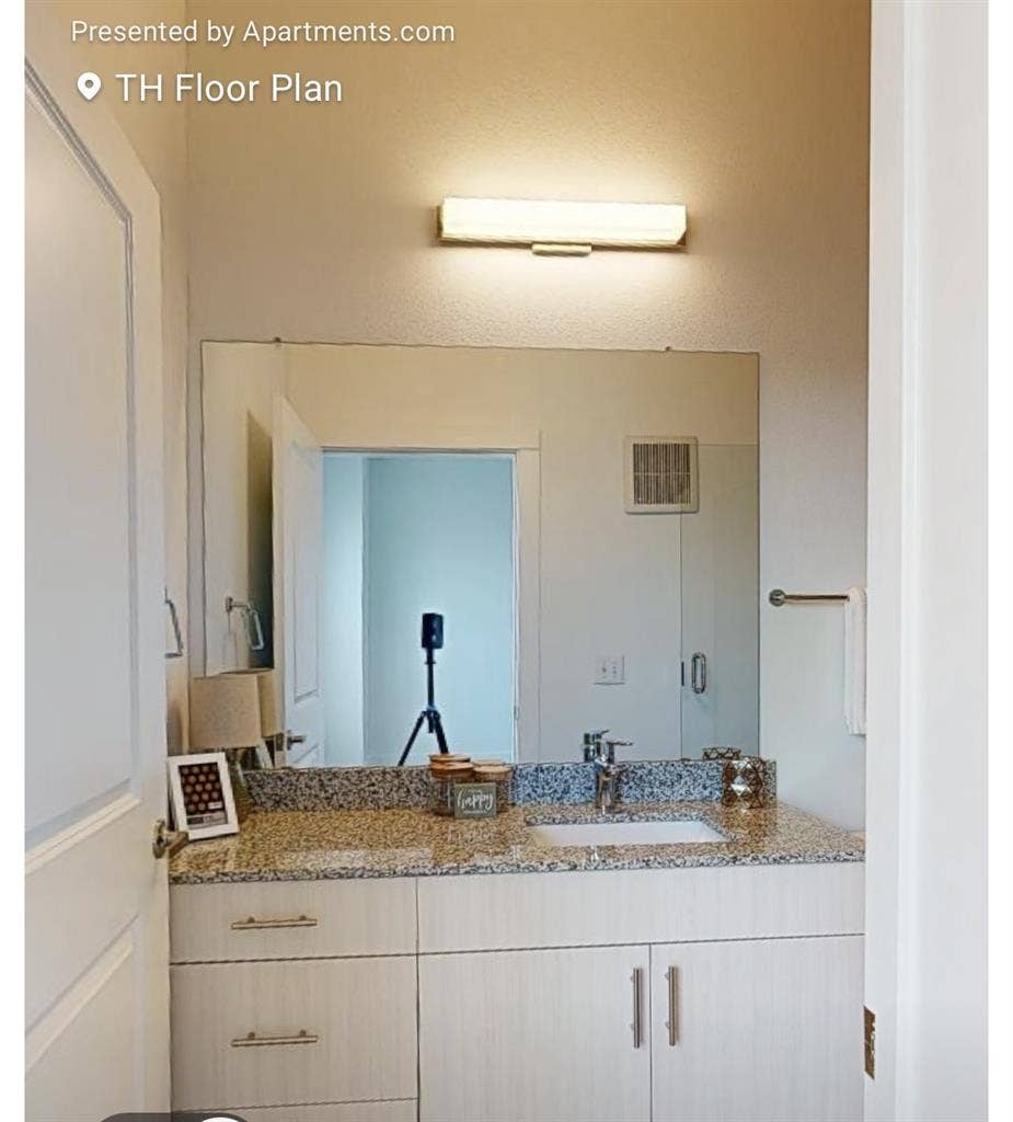 Townhome – Short-Term Lease