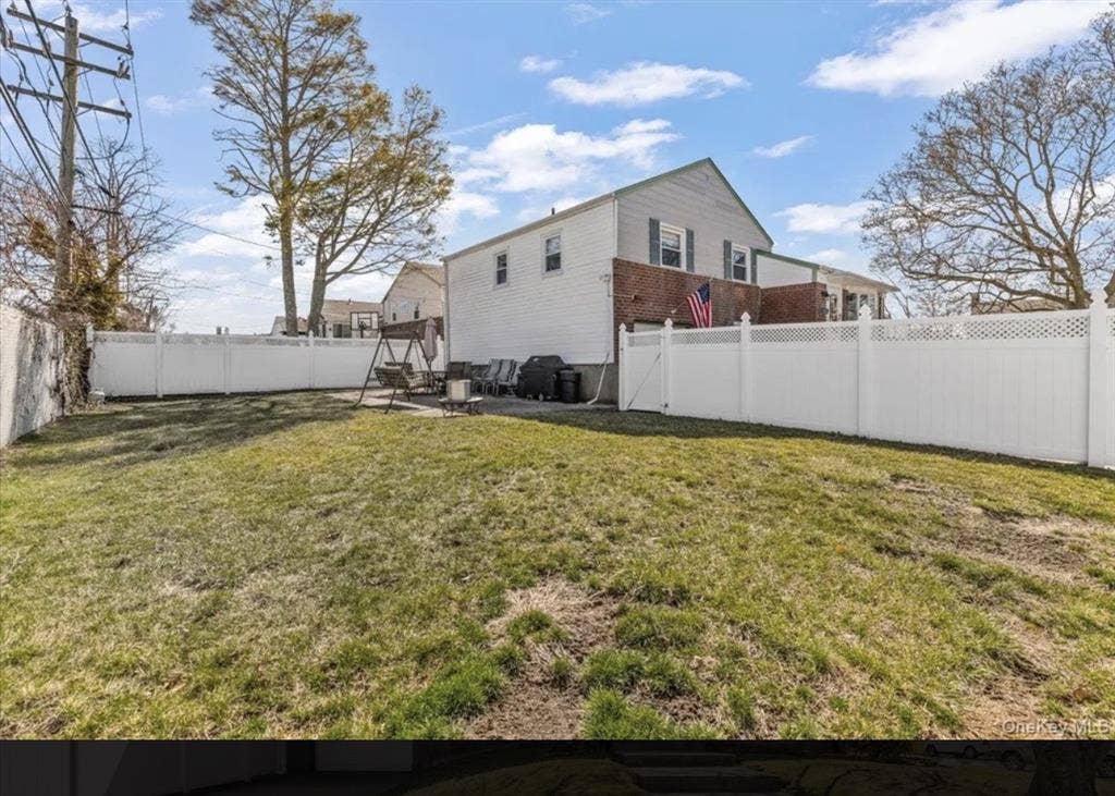 3BR/2BA for rent in Plainview