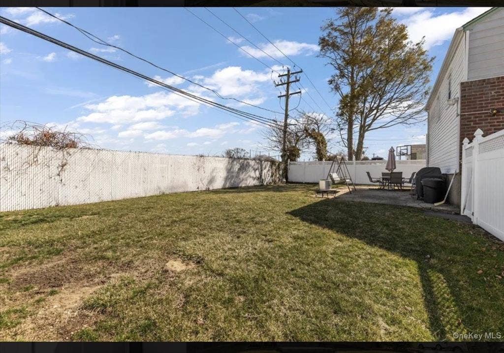 3BR/2BA for rent in Plainview