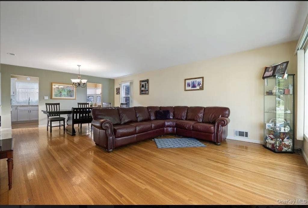 3BR/2BA for rent in Plainview