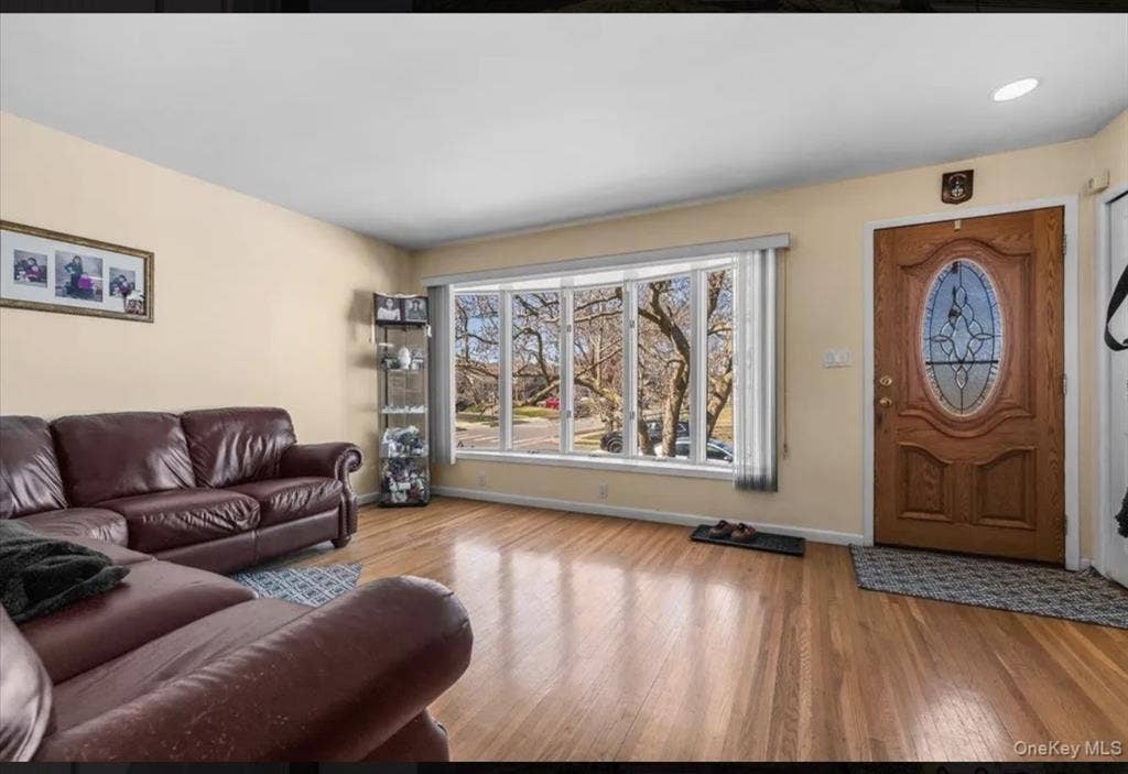3BR/2BA for rent in Plainview