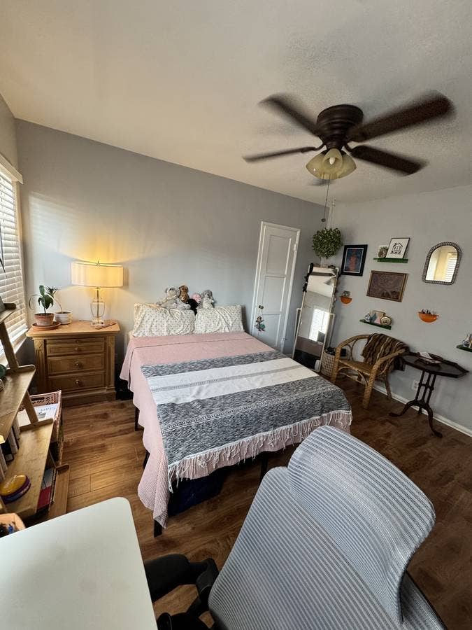 Furnished 2BR Vintage Apartment